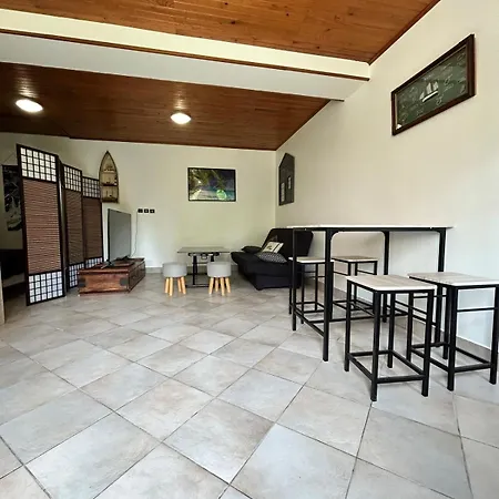 Apartment Grand En Rez-de-jardin *